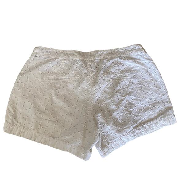 Old Navy Everyday Shorts White Eyelet Classic Size 4 Side Front Pockets - Picture 9 of 11